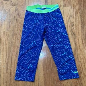 Nike Pro Woman’s Leggings Size Large blue and green